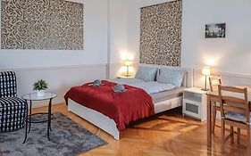 Astoria Apartment